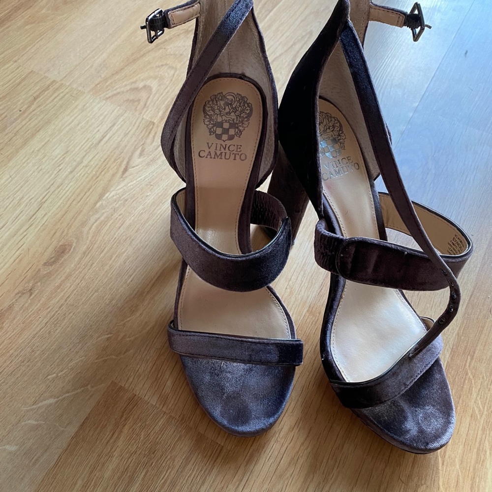 Vince Camino 8.5 open toe ankle strap heels - Picture 3 of 7